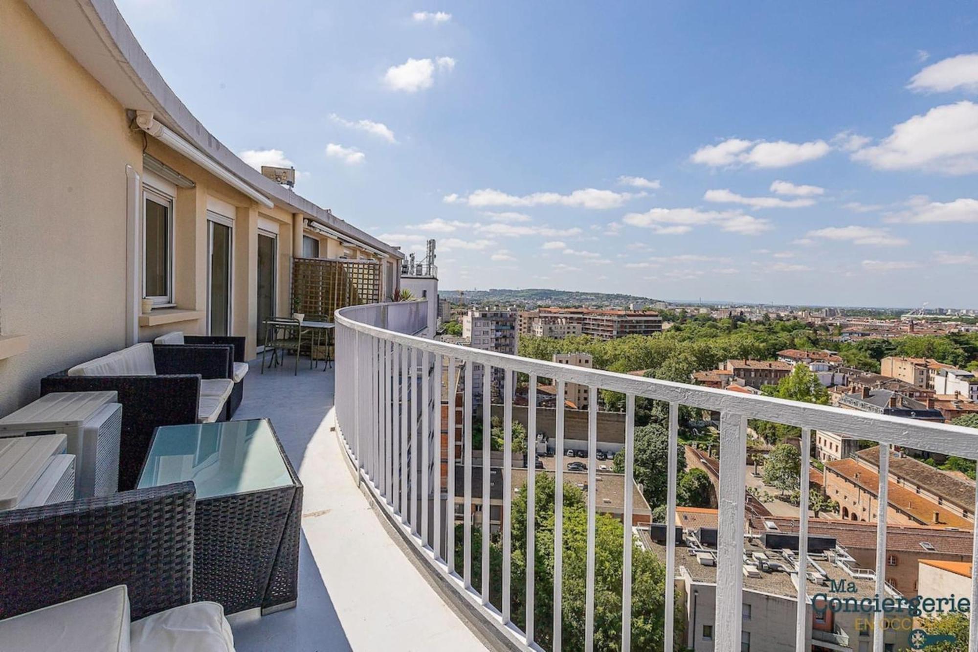 Montaudran Place Dupuy - Vue Panoramique -metro Apartment *